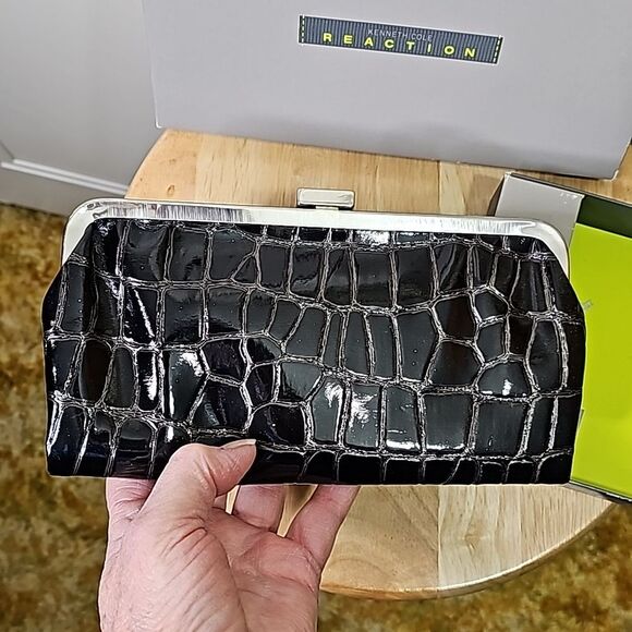 Kenneth Cole Reaction Clutch NWT Crocodile Style Brown Silvertone Hardware - Picture 3 of 12